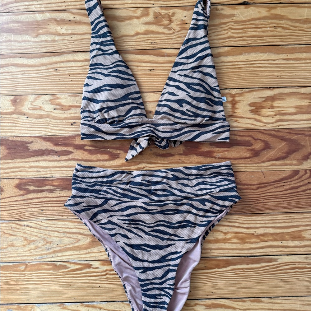 Aerie Women's Triangle Tie Tiger Stripe Bikini Top Black/Tan Textured S/M